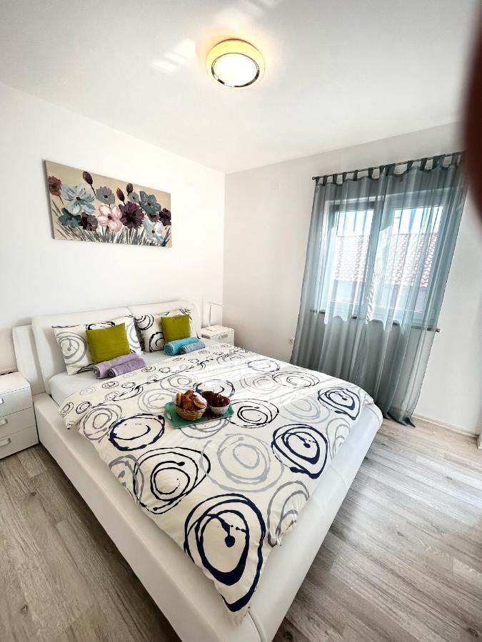 Holiday House "Sabine Green" Skrbčići Exteriör bild