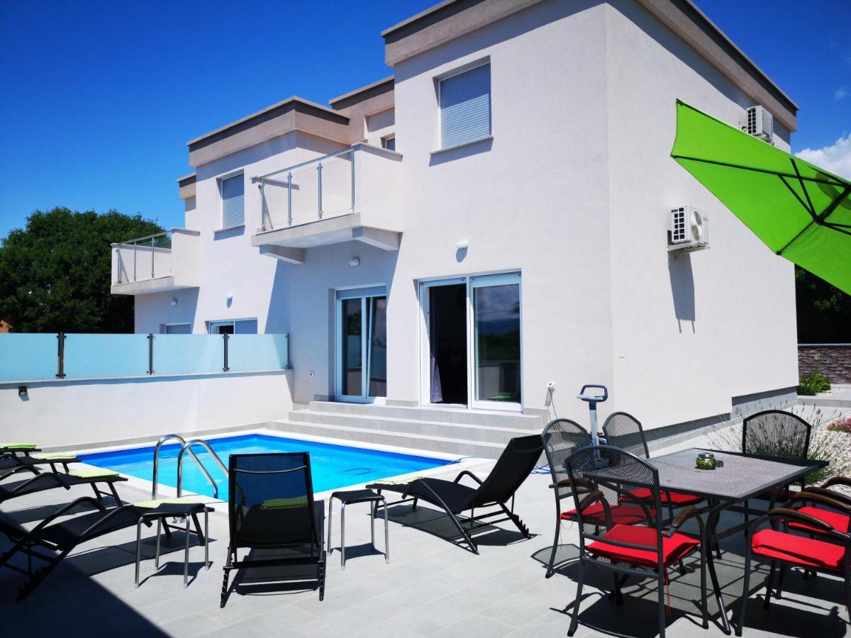 Holiday House "Sabine Green" Skrbčići Exteriör bild